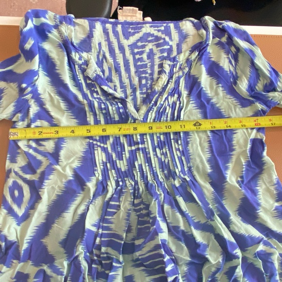 Vanessa Virginia Abstract Pattern Flowly Blouse in Blue & Green Size 0 - Picture 7 of 10